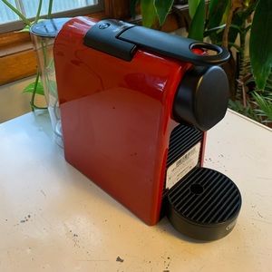 Essenza Mini Espresso Machine by Delonghi - Ruby